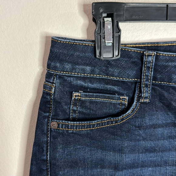 Arizona Jean Co distressed cuffed denim mini shorts size 11 - Picture 3 of 9